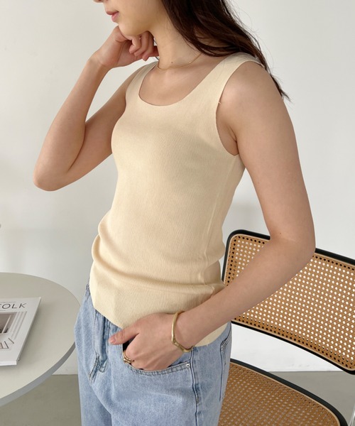 CLEA（クレア）の「スクエアネックニットリブタンクトップ（タンクトップ・レディース・ホワイト/ブラック/ベージュ/ピンクベージュ/アイボリー/サックスブルー/ブラウン・FREE）」の20枚目の写真