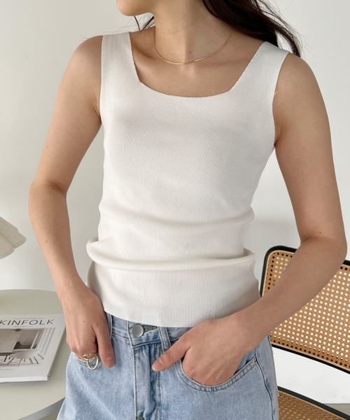 CLEA（クレア）の「スクエアネックニットリブタンクトップ（タンクトップ・レディース・ホワイト/ブラック/ベージュ/ピンクベージュ/アイボリー/サックスブルー/ブラウン・FREE）」の13枚目の写真