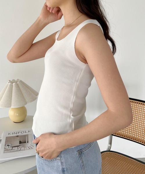 CLEA（クレア）の「スクエアネックニットリブタンクトップ（タンクトップ・レディース・ホワイト/ブラック/ベージュ/ピンクベージュ/アイボリー/サックスブルー/ブラウン・FREE）」の14枚目の写真