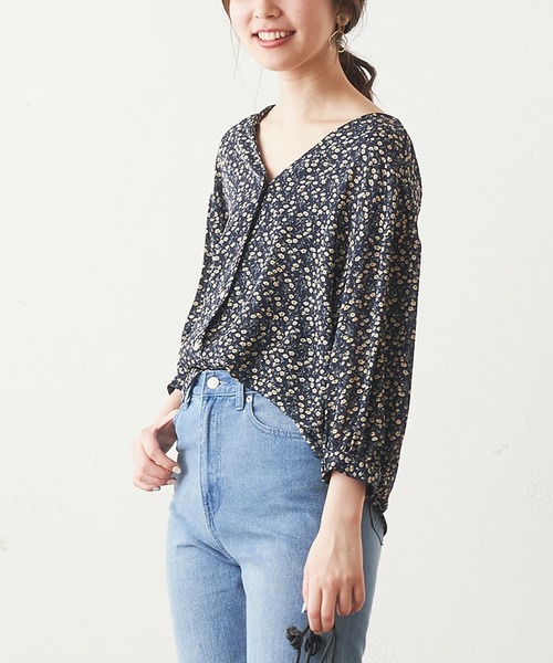 natural couture（ナチュラルクチュール）の「プチプラ金釦ブラウス（シャツ/ブラウス・レディース・ブラック/ベージュ/ネイビー/オフホワイト/サックスブルー/アイボリー/キャメル・FREE）」の6枚目の写真