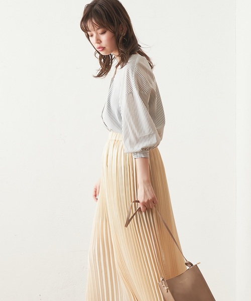 natural couture（ナチュラルクチュール）の「プチプラ金釦ブラウス（シャツ/ブラウス・レディース・ブラック/ベージュ/ネイビー/オフホワイト/サックスブルー/アイボリー/キャメル・FREE）」の4枚目の写真