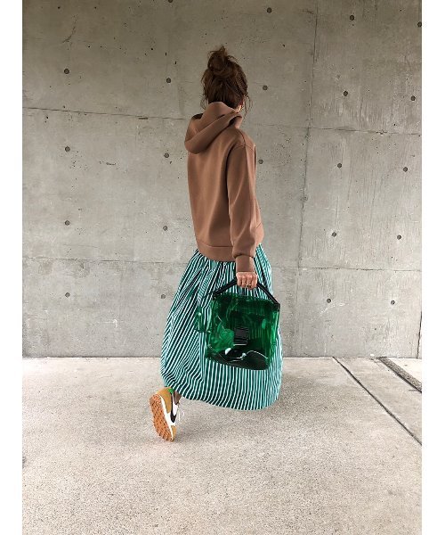 ulu(ウル)の「Striped flare longskirt(スカート・レディース・ネイビー/グリーン・FREE)」の3枚目の写真