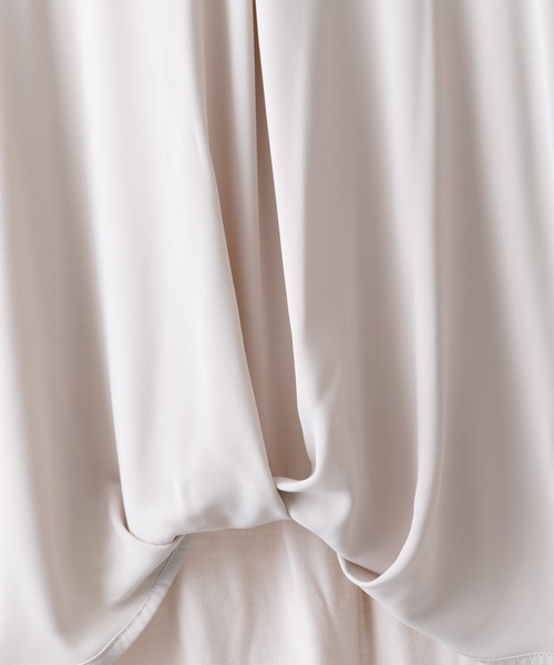 LEPSIM（レプシィム）の「スソドレープSS　874186（Tシャツ/カットソー・レディース・ネイビー/オフホワイト/グレイッシュベージュ・MEDIUM/LARGE）」の18枚目の写真