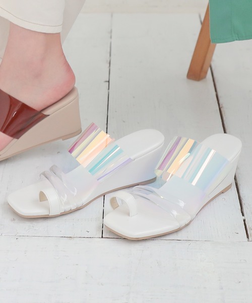 KOBE LETTUCE（コウベレタス）の「クリアベルトサンダル（サンダル・レディース・ホワイト/ブラック/ベージュ/ゴールド・LL/S/M/L）」の2枚目の写真