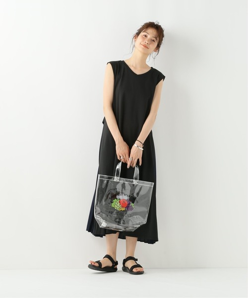 B.C STOCK(ベーセーストック)の「バックプリーツフレアーワンピース◆(ワンピース・レディース・ブルー/ブラック/ベージュ・FREE)」の8枚目の写真