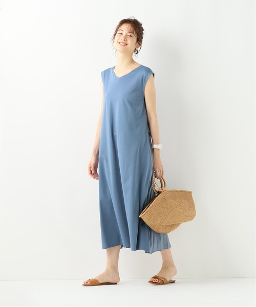 B.C STOCK(ベーセーストック)の「バックプリーツフレアーワンピース◆(ワンピース・レディース・ブルー/ブラック/ベージュ・FREE)」の15枚目の写真