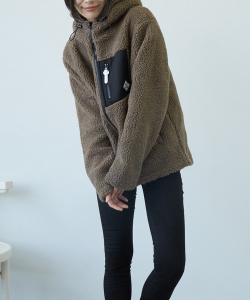 TONE SELECT WEAR(トーンセレクトウェア)の「【TONE MEN'S】ボアZIPパーカー(BL)(ブルゾン・レディース・ホワイト/ブラック/ダークグリーン/ベージュ/ブラック系その他/モカ/カーキ/ライトパープル/キャメル/その他1/その他2/その他3/ブラウン系その他/ベージュ系その他・MEDIUM/LARGE/X-LARGE)」の4枚目の写真