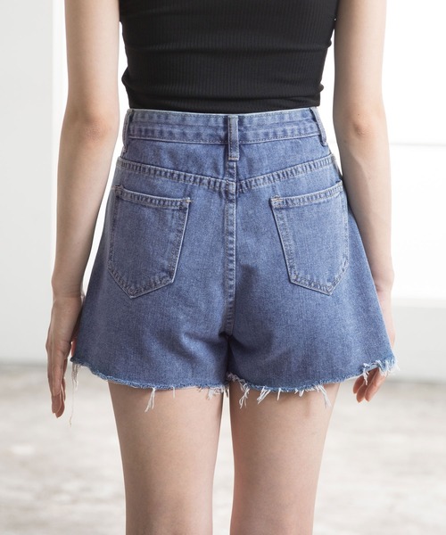Newlyme(ニューリーミー)の「アシメデザインデニムパンツ(デニムパンツ・レディース・ライトインディゴブルー・SMALL/MEDIUM/LARGE)」の2枚目の写真