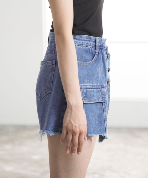 Newlyme(ニューリーミー)の「アシメデザインデニムパンツ(デニムパンツ・レディース・ライトインディゴブルー・SMALL/MEDIUM/LARGE)」の4枚目の写真