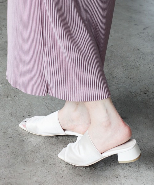 RiiiKa(リーカ)の「スクエアトゥサテンサンダル 【RiiiKa/リーカ】(サンダル・レディース・ブラック/ブラウン系その他/アイボリー・S/M/L/LL)」の14枚目の写真