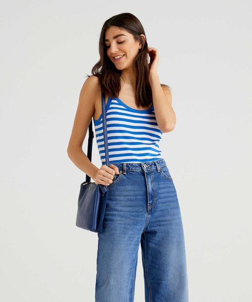 BENETTON (UNITED COLORS OF BENETTON)（ベネトンユナイテッドカラーズオブベネトン）の「ボーダーキャミソール（キャミソール・レディース・レッド/ブルー/ブラック/イエロー・X-SMALL/MEDIUM/SMALL/LARGE）」の2枚目の写真