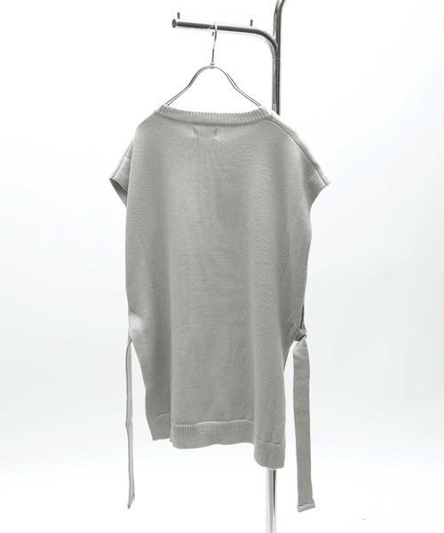 NILWAY(ニルウェイ)の「コットン畦編みサイドベルトスリットニットベスト(ベスト・メンズ・グレイッシュベージュ/ブラック/ブラウン/グレー/チャコール/ベージュ系/ネイビー/ダークグリーン・MEDIUM/LARGE/X-LARGE)」の15枚目の写真