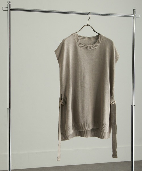NILWAY(ニルウェイ)の「コットン畦編みサイドベルトスリットニットベスト(ベスト・メンズ・グレイッシュベージュ/ブラック/ブラウン/グレー/チャコール/ベージュ系/ネイビー/ダークグリーン・MEDIUM/LARGE/X-LARGE)」の21枚目の写真