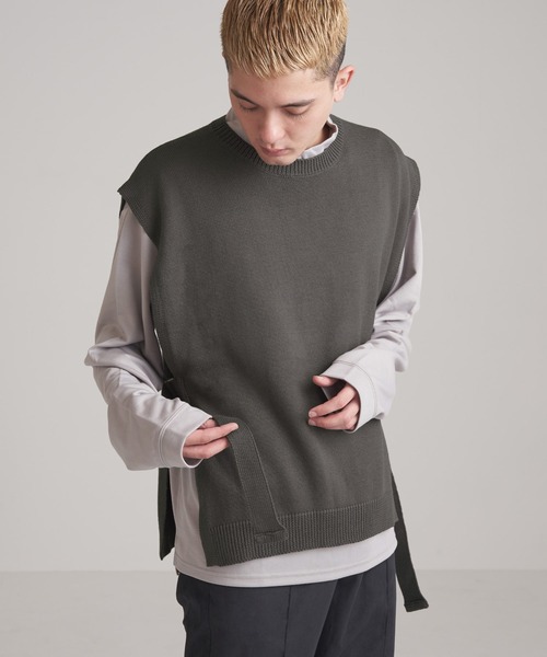 NILWAY(ニルウェイ)の「コットン畦編みサイドベルトスリットニットベスト(ベスト・メンズ・グレイッシュベージュ/ブラック/ブラウン/グレー/チャコール/ベージュ系/ネイビー/ダークグリーン・MEDIUM/LARGE/X-LARGE)」の22枚目の写真