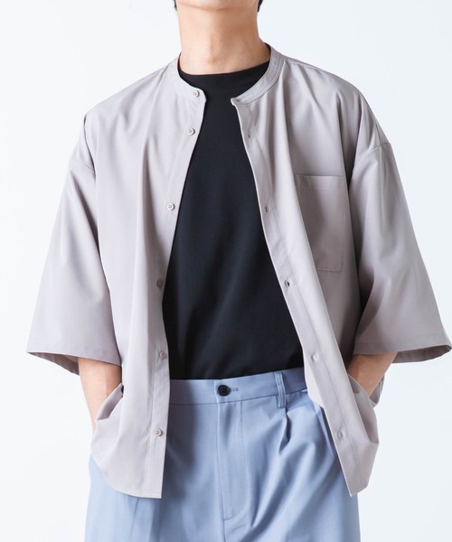WEGO(ウィゴー)の「WEGO/バンドカラー半袖ビッグシャツ(シャツ/ブラウス・メンズ・ホワイト/ブラック/ベージュ/パープル/グリーン・MEDIUM/LARGE)」の3枚目の写真