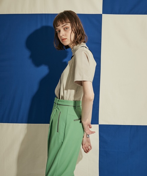 UNITED TOKYO（ユナイテッドトウキョウ）の「アートスリットパイピングトップス（Tシャツ/カットソー・レディース・ブラック/ベージュ/ブルー・FREE）」の14枚目の写真