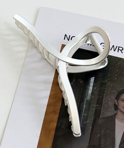 Jasmine Grandiflorum（ジャスミングランディフローラム）の「【Jasmine】ヘアクリップ（バレッタ/ヘアクリップ・レディース・ゴールド系1/ゴールド系2/ゴールド系5/ゴールド系6/その他10/その他11/シルバー系その他2/シルバー系その他5/ゴールド系その他3/ゴールド系その他4/ゴールド系その他/その他12・FREE）」の2枚目の写真