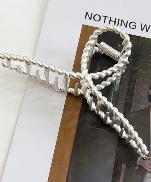 Jasmine Grandiflorum（ジャスミングランディフローラム）の「【Jasmine】ヘアクリップ（バレッタ/ヘアクリップ・レディース・ゴールド系1/ゴールド系2/ゴールド系5/ゴールド系6/その他10/その他11/シルバー系その他2/シルバー系その他5/ゴールド系その他3/ゴールド系その他4/ゴールド系その他/その他12・FREE）」の3枚目の写真