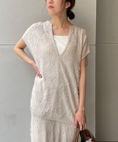 CAPRICIEUX LE'MAGE（カプリシューレマージュ）の「ダイヤフリンジベスト（ニット/セーター・レディース・ブラック/ライトベージュ・FREE）」の16枚目の写真