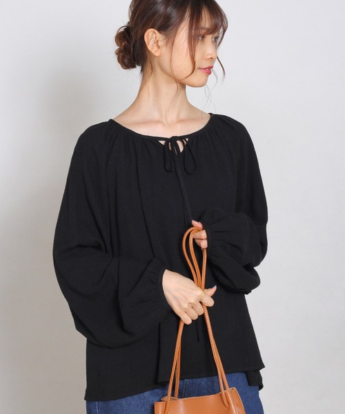 Crisp yours(クリスプユアーズ)の「リボンスモックブラウス(シャツ/ブラウス・レディース・ブラック/サーモンピンク・FREE)」の15枚目の写真