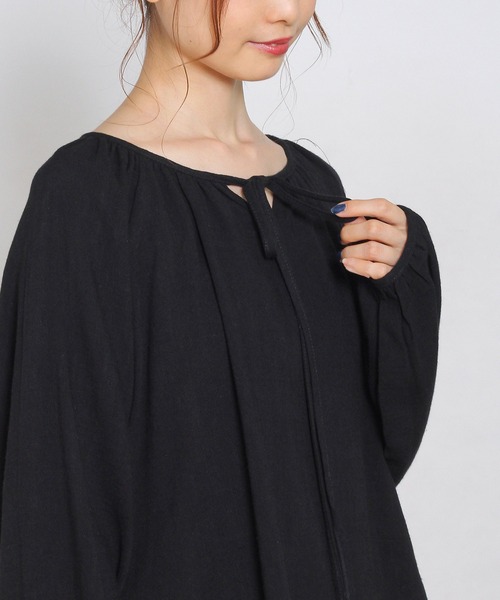 Crisp yours(クリスプユアーズ)の「リボンスモックブラウス(シャツ/ブラウス・レディース・ブラック/サーモンピンク・FREE)」の18枚目の写真