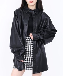 フェイクレザーシャツ