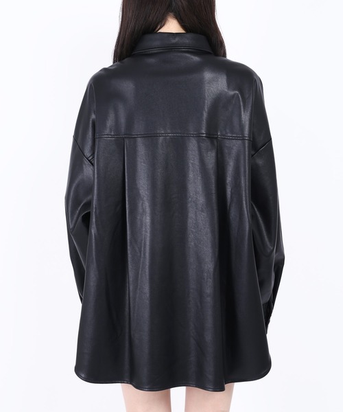 WC（ダブル シー）の「フェイクレザーシャツ（ブルゾン・レディース・ブラック/グリーン・FREE）」の3枚目の写真