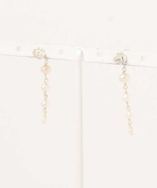 CHAN LUU（チャンルー）の「ホワイトパール ドロップ ピアス ES-5425（ピアス（両耳用）・レディース・ホワイト・フリー）」の4枚目の写真