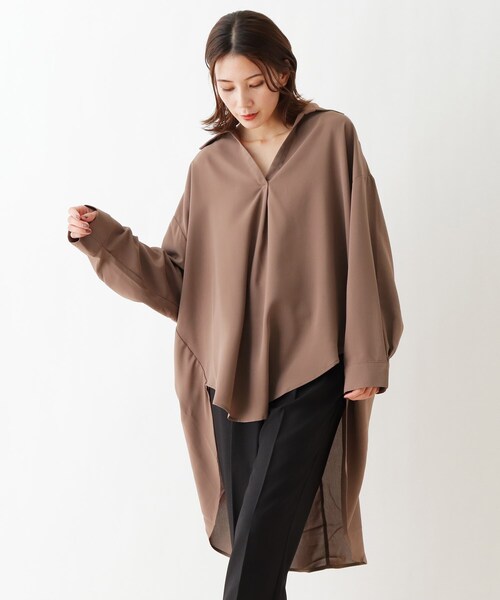 SHOO・LA・RUE（シューラルー）の「◆前後差ゆるスキッパーシャツ（シャツ/ブラウス・レディース・ブルー/ブラウン系/チャコールグレー/ベージュ・00）」の2枚目の写真