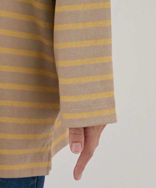 SALON adam et rope'（サロン アダム エ ロペ）の「<春まで使える>【WEB限定】オーバーシルエットボーダーTee（Tシャツ/カットソー・レディース・ベージュ/カーキ/ブラック系その他・FREE）」の17枚目の写真