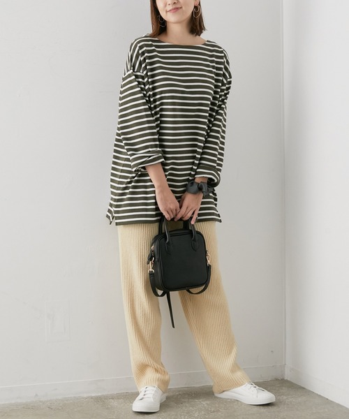 SALON adam et rope'（サロン アダム エ ロペ）の「<春まで使える>【WEB限定】オーバーシルエットボーダーTee（Tシャツ/カットソー・レディース・ベージュ/カーキ/ブラック系その他・FREE）」の11枚目の写真