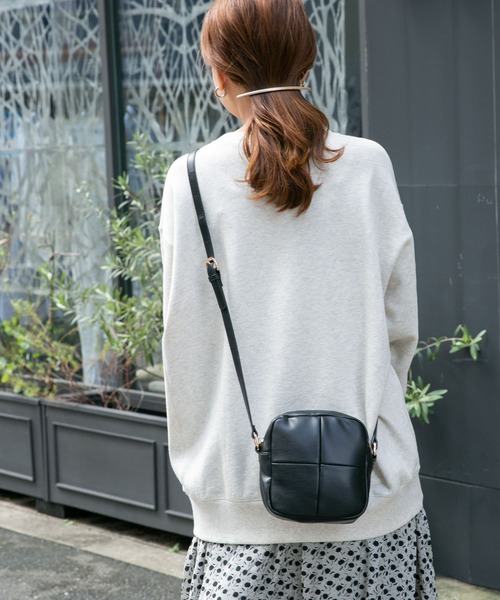 RODE SKO（ロデスコ）の「キルティングショルダーバッグ（ショルダーバッグ・レディース・ブラック/キャメル・ONE）」の2枚目の写真