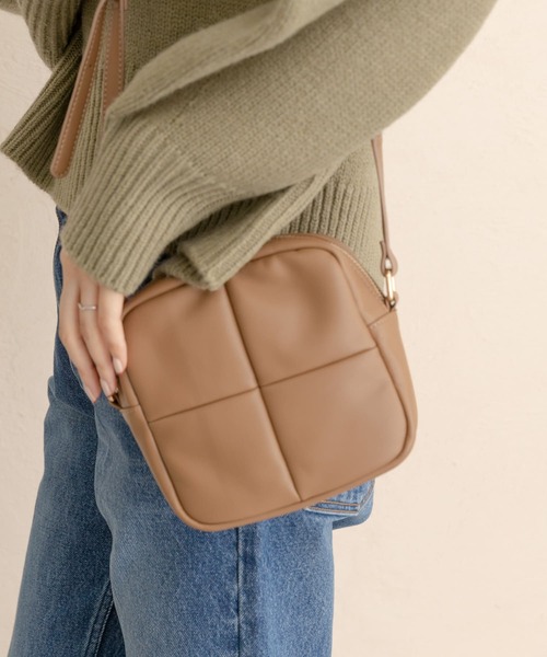 RODE SKO（ロデスコ）の「キルティングショルダーバッグ（ショルダーバッグ・レディース・ブラック/キャメル・ONE）」の9枚目の写真