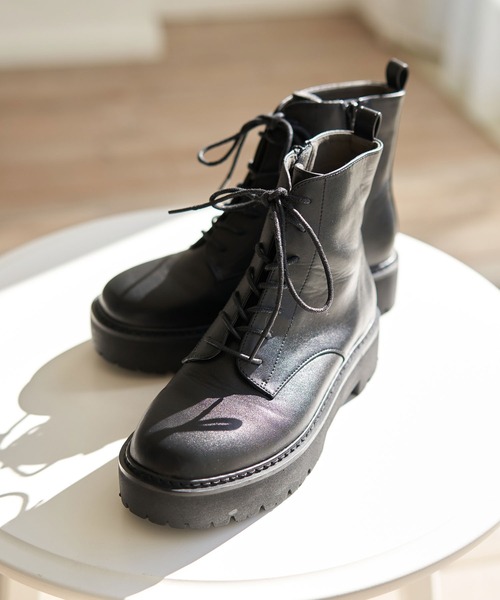 earth music&ecology(アースミュージックアンドエコロジー)の「ORiental TRaffic レースアップブーツ *(ブーツ・レディース・ベージュ/ブラック・M/S/L)」の1枚目の写真