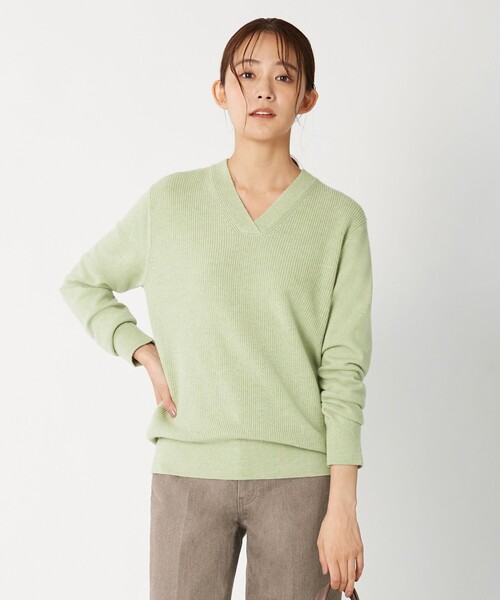 J.PRESS Ladies(J.プレス レディス)の「【洗える】CASHMERE BLEND Vネック ニット(ニット/セーター・レディース・アイボリー系/ライトグレー系/ベージュ系/ワイン系/ダルブルー系/スモーキーグリーン系/ふじ色系・SMALL)」の4枚目の写真