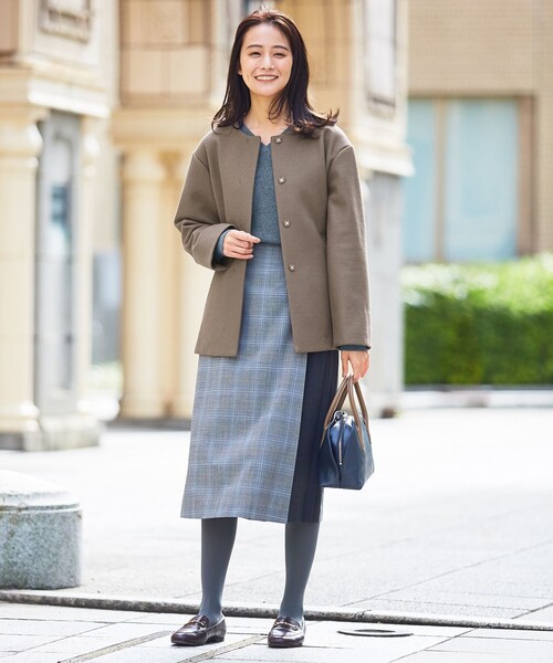 J.PRESS Ladies(J.プレス レディス)の「【洗える】CASHMERE BLEND Vネック ニット(ニット/セーター・レディース・アイボリー系/ライトグレー系/ベージュ系/ワイン系/ダルブルー系/スモーキーグリーン系/ふじ色系・SMALL)」の12枚目の写真