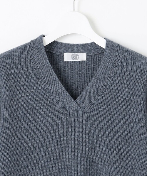 J.PRESS Ladies(J.プレス レディス)の「【洗える】CASHMERE BLEND Vネック ニット(ニット/セーター・レディース・アイボリー系/ライトグレー系/ベージュ系/ワイン系/ダルブルー系/スモーキーグリーン系/ふじ色系・SMALL)」の15枚目の写真