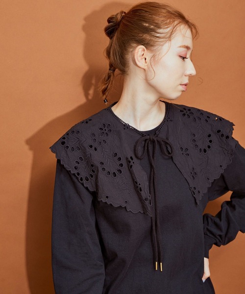 MADEMOISELLE ROPE'(マドモアゼル ロペ)の「【dahl'ia】ケープレースロングスリーブカットソー(Tシャツ/カットソー・レディース・ブラック/キナリ・FREE)」の5枚目の写真
