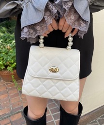 one after another NICE CLAUP | コーディネートのアクセントに！主役級の存在感。キルティングパールハンドルミニバッグ(ショルダーバッグ)