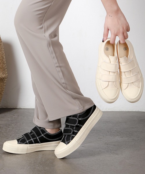 Shoes in Closet（シューズインクローゼット）の「厚底 ベーシック ベルクロ キャンバス スニーカー 7449（スニーカー・レディース・ブラック/アイボリー・L/M/S/LL）」の3枚目の写真