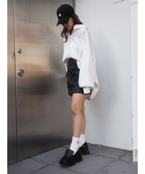 EVRIS（エヴリス）の「ショルダーギャザーチュニックシャツ（シャツ/ブラウス・レディース・ホワイト/ブラック/グリーン・FREE）」の9枚目の写真