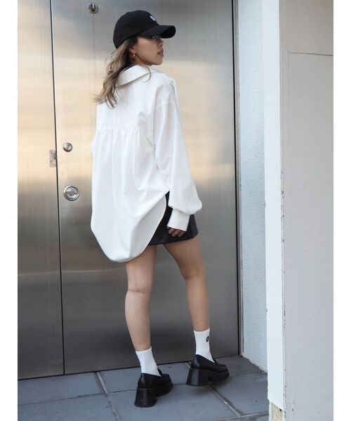 EVRIS（エヴリス）の「ショルダーギャザーチュニックシャツ（シャツ/ブラウス・レディース・ホワイト/ブラック/グリーン・FREE）」の10枚目の写真