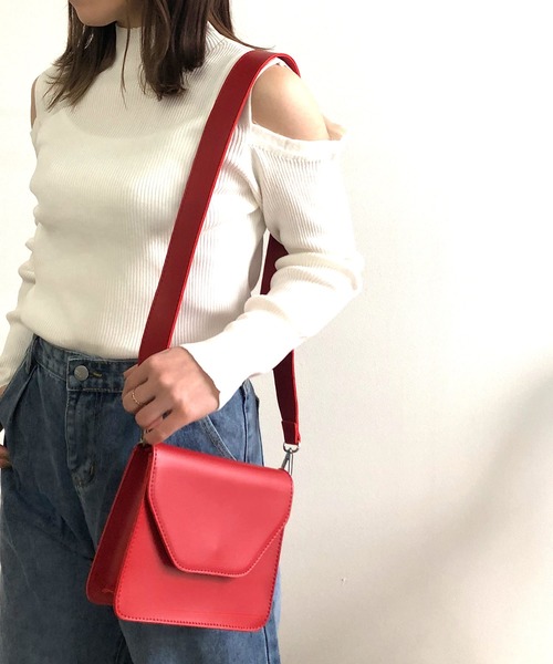 Kotoe(コトエ)の「オープンショルダー モックネック リブ ニット(ニット/セーター・レディース・ホワイト/ブラック/ベージュ/オフホワイト・FREE)」の14枚目の写真