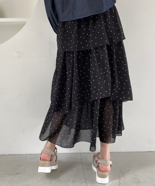 MAJESTIC LEGON（マジェスティックレゴン）の「アシメティアードスカート（スカート・レディース・ホワイト系その他2/ベージュ系その他2/ブラック系その他・MEDIUM）」の5枚目の写真