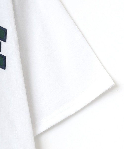 CONVERSE(コンバース)の「CONVERSE/コンバース ビッグシルエット カレッジロゴ アップリケ刺繍 Tシャツ(Tシャツ/カットソー・メンズ・ホワイト/ネイビー/グリーン/スミクロ・LL/M/L)」の18枚目の写真