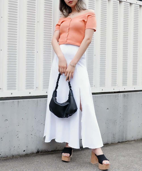 SPIRALGIRL（スパイラルガール）の「オフショルリブトップス（Tシャツ/カットソー・レディース・ブラック/オレンジ/キャメル・FREE）」の5枚目の写真