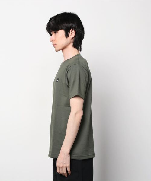 THE NORTH FACE（ザノースフェイス）の「ザ ノース フェイス THE NORTH FACE S/S Small Box Logo Tee(ショートスリーブスモールボックスロゴティー)（Tシャツ/カットソー・メンズ・グリーン/ホワイト/ブラック/グレー・L/M/LL/S/3L）」の6枚目の写真