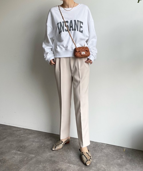 DouDou(ドゥドゥ)の「INSANE ロゴスウェット(Tシャツ/カットソー・レディース・ホワイト/グレイッシュベージュ・FREE)」の3枚目の写真