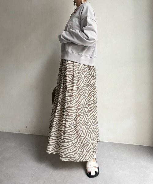 DouDou(ドゥドゥ)の「INSANE ロゴスウェット(Tシャツ/カットソー・レディース・ホワイト/グレイッシュベージュ・FREE)」の15枚目の写真