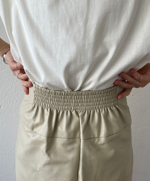 wee9s(ウィークス)の「fake leather wrap skirt / 1年中使えるバックゴムフェイクレザーラップスカート(スカート・レディース・オレンジ/ブルー/ベージュ/ブラック/ピンク・FREE)」の12枚目の写真